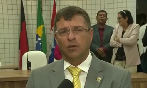 
				
					Xeque-Mate: MP pede perda do mandato do prefeito de Cabedelo por esquema de 'fantasmas'
				
				