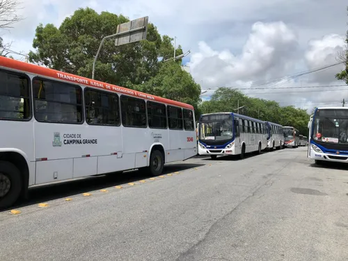 
				
					Motoristas de ônibus de Campina Grande paralisam a circulação da frota
				
				