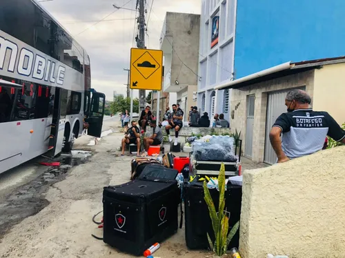 
				
					Veja imagens: ônibus com delegação do Botafogo-PB pega fogo durante viagem para o Sertão
				
				