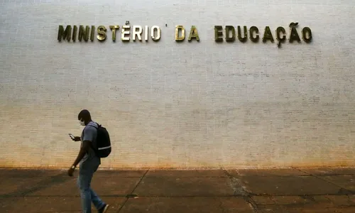 
                                        
                                            Educação divulga período de inscrições do Fies e Prouni para o segundo semestre
                                        
                                        