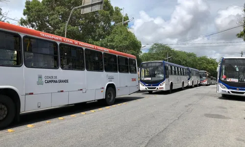 
                                        
                                            Motoristas de ônibus de Campina Grande paralisam a circulação da frota
                                        
                                        