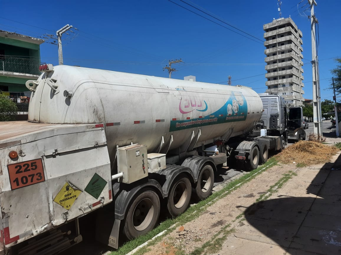 
                                        
                                            Hospital Regional de Patos recebe novo carregamento de oxigênio para tratamento de pacientes com Covid-19
                                        
                                        