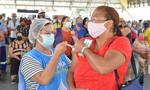 
                                        
                                            Pessoas com comorbidade até 55 anos são vacinadas contra a Covid-19 até este sábado
                                        
                                        