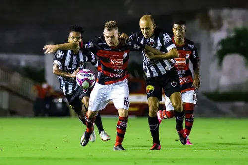 
				
					Mauro Iguatu brilha nos pênaltis, e Campinense bate o Botafogo-PB; Raposa encara o Sousa na final
				
				