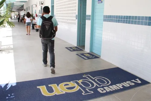 
				
					UEPB abre inscrições para mais de 800 vagas de cursos de idiomas
				
				