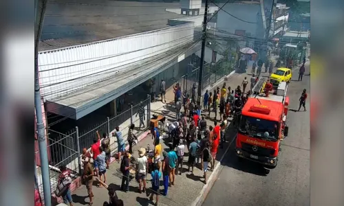 
				
					Incêndio atinge lojas em shopping popular, próximo ao Terminal de Integração
				
				