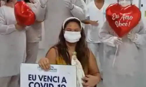 
                                        
                                            Jovem de 16 anos recebe alta após ficar quase 20 dias na UTI com Covid-19
                                        
                                        