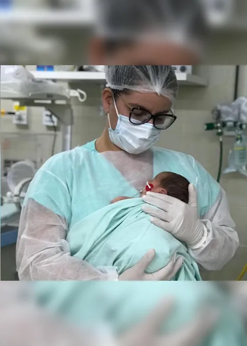 
                                        
                                            Bebês de mães vítimas de Covid-19 recebem colo de profissionais de saúde
                                        
                                        