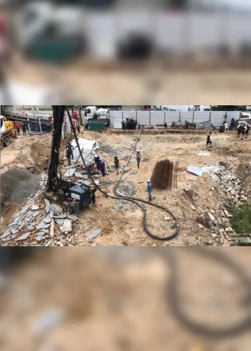 
                                        
                                            Três trabalhadores ficam feridos após muro em construção desabar, em João Pessoa
                                        
                                        