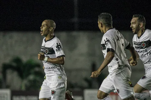 
				
					Com Gerson Gusmão, Botafogo-PB encerra o turno na liderança do seu grupo pela primeira vez no atual formato da Série C
				
				