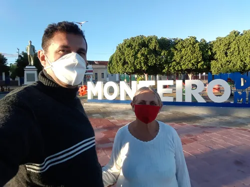 
				
					Após ser vacinado, paraibano percorre 130 km de bicicleta para visitar mãe que não via há um ano
				
				