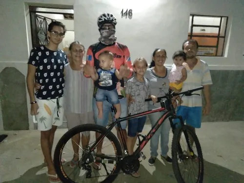 
				
					Após ser vacinado, paraibano percorre 130 km de bicicleta para visitar mãe que não via há um ano
				
				