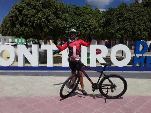
				
					Após ser vacinado, paraibano percorre 130 km de bicicleta para visitar mãe que não via há um ano
				
				