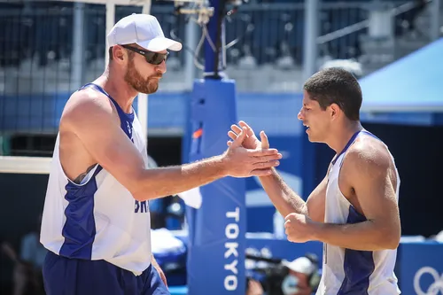 
				
					Paraibano Álvaro Filho e Alison se classificam para oitavas do vôlei de praia nas Olimpíadas
				
				