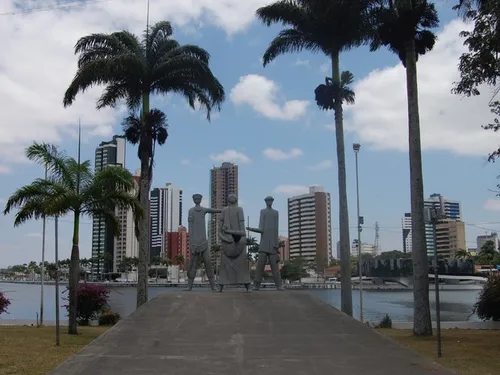 
				
					Campina Grande sobe em competitividade e lidera no Nordeste em governança e sustentabilidade
				
				