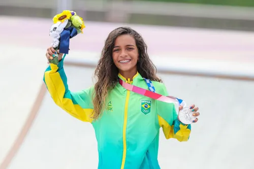 
				
					Aos 6 anos, pilota de motocross se inspira em Rayssa Leal e começa a praticar skate
				
				