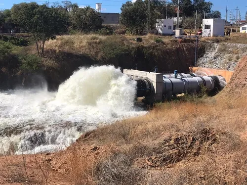 
				
					Vazamento em tubulação de açude é controlado após desperdício de 7 milhões m³ de água
				
				