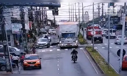 
				
					Vídeo mostra motociclista sendo arrastado por caminhão
				
				