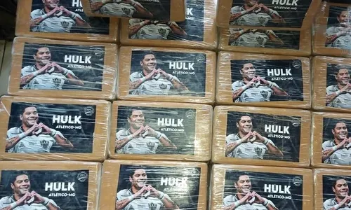 
                                        
                                            Polícia do Equador apreende 1,2 tonelada de droga com foto do atacante Hulk
                                        
                                        