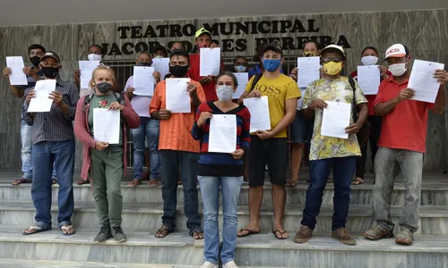 
                                        
                                            Famílias de agricultores Solânea são beneficiadas com entrega de títulos provisórios
                                        
                                        