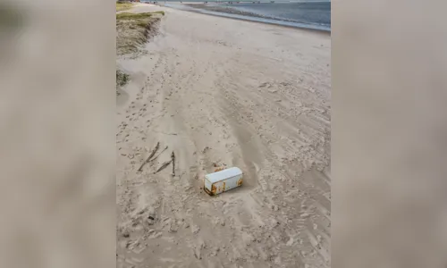 
				
					Exposição fotográfica retrata impacto ambiental do descarte de lixo em praias
				
				