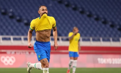 
				
					Hulk, Matheus Cunha e Santos vivem momento histórico, juntos, com a camisa da seleção brasileira
				
				