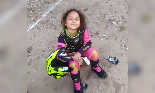 
				
					Aos 6 anos, pilota de motocross se inspira em Rayssa Leal e começa a praticar skate
				
				