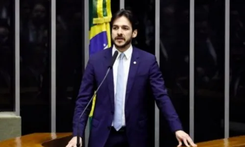 
				
					Entrevista: Pedro aposta em 3ª via, critica Bolsonaro e Lula e diz que oposição da Paraíba estará unida em 2022
				
				