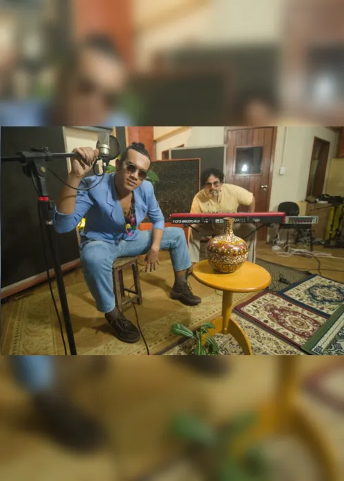 
                                        
                                            VÍDEO: Músico paraibano Elon lança single ‘Quentin’; confira performance exclusiva
                                        
                                        