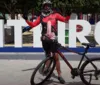 Após ser vacinado, paraibano percorre 130 km de bicicleta para visitar mãe que não via há um ano imagem