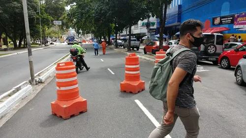 
				
					Trecho de avenida no Centro de João Pessoa é bloqueado para serviço da Cagepa
				
				