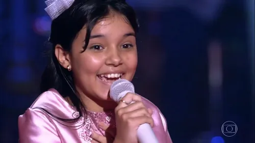 
				
					Paraibana Anna Clara Dias passa de fase no The Voice Kids Brasil
				
				