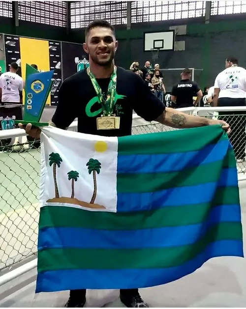 
				
					Paraibano campeão brasileiro de levantamento de pesos básicos é convocado pela seleção para disputar Mundial na Polônia
				
				