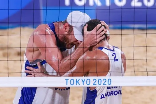 
				
					Paraibano Álvaro Filho e Alison se classificam para as quartas de final do vôlei de praia nas Olimpíadas
				
				