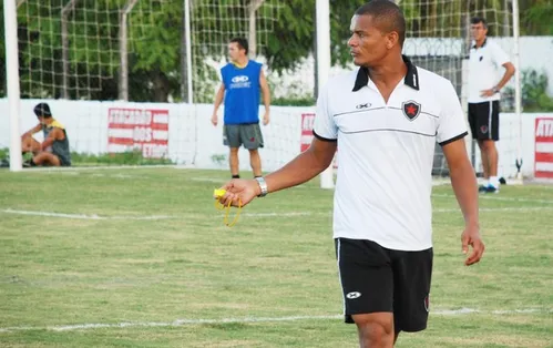 
				
					Craques do passado: Maurício Cabedelo, o maior artilheiro do Botafogo-PB em Campeonato Paraibano
				
				