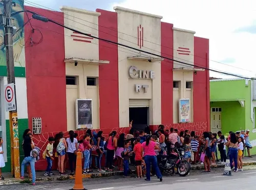 
				
					Único cinema de rua em atividade na PB faz campanha para arrecadar recursos e evitar fechamento
				
				