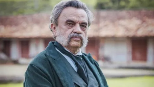 
				
					José Dumont diz que nova novela é aula de história: "reacionarismo está imperando"
				
				