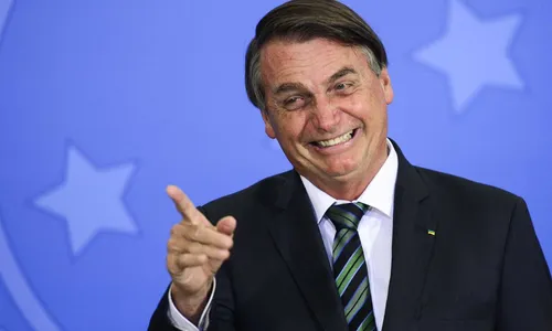 
                                        
                                            Quer dizer, então, que Bolsonaro é maior do que Bonifácio, Pedro II, Rui Barbosa e Getúlio?
                                        
                                        