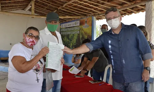 
                                        
                                            Assentamento em Cruz do Espirito Santo recebe títulos definitivos do Incra
                                        
                                        