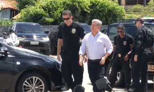 
                                        
                                            Xeque-mate: ex-prefeito de Cabedelo, Leto Viana, e mais oito réus são condenados à prisão
                                        
                                        