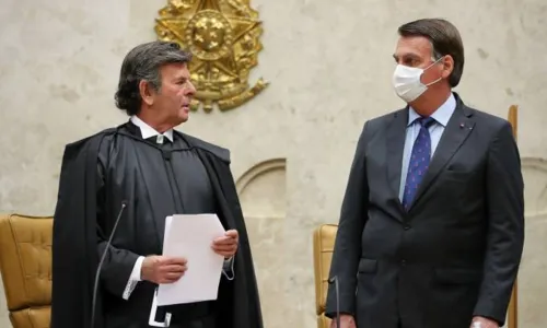 
				
					Fux reage a ataques de Bolsonaro e cancela reunião dos chefes de poderes
				
				