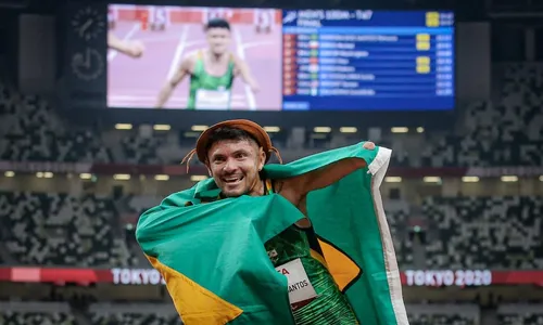 
                                        
                                            Petrúcio revela discussão com o técnico Pedrinho Almeida pouco antes do ouro paralímpico
                                        
                                        