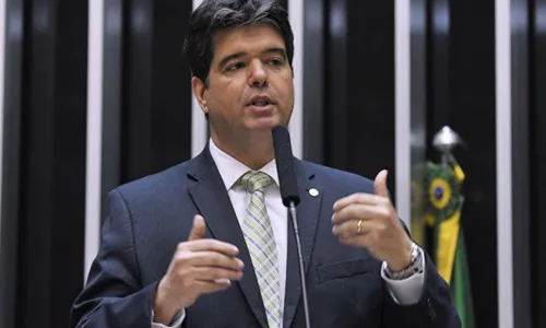 
				
					PSDB faz opção mais segura ao decidir pelo apoio a Ruy Carneiro em João Pessoa
				
				