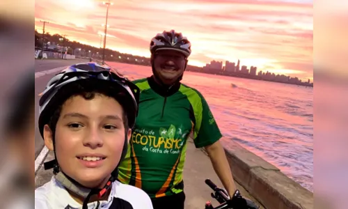 
				
					Pai e filho compartilham paixão pela prática de esportes náuticos, em João Pessoa
				
				