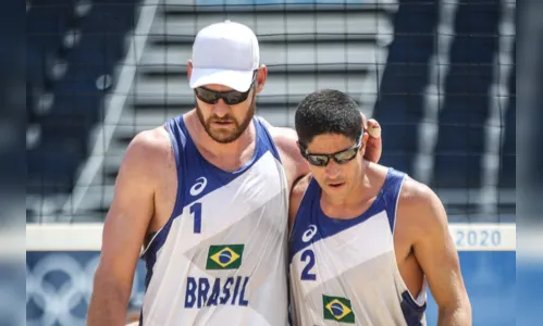 
				
					Álvaro Filho e Alison perdem nas quartas de final do vôlei de praia e deixam as Olimpíadas de Tóquio
				
				