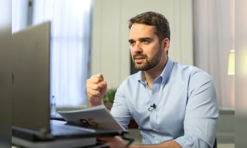 
				
					Eduardo Leite diz que votar em Bolsonaro foi um erro, critica polarização, defende programas sociais e privatizações
				
				