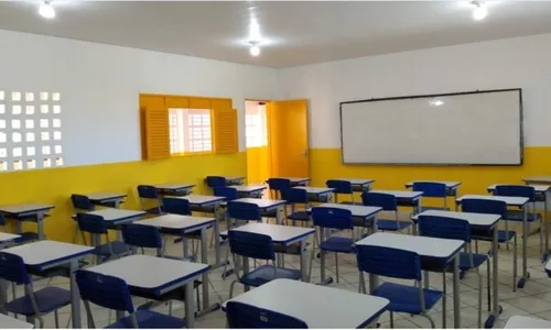 
                                        
                                            Aulas presenciais em escolas públicas de Campina Grande devem voltar no dia 20 de setembro
                                        
                                        