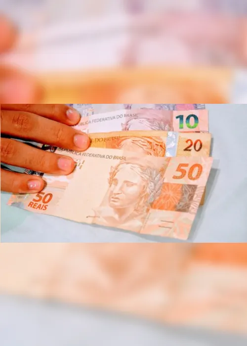 
                                        
                                            Governo federal anuncia programa para dar uma 'forcinha' a quem tem dívida de até R$ 5 mil
                                        
                                        