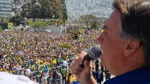 
				
					Bolsonaro faz ameaças golpistas e ataca Supremo em discursos para apoiadores
				
				