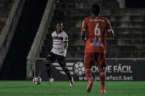 
				
					Botafogo-PB sofre empate nos acréscimos contra o Tombense e deixa o G-4 da Série C
				
				